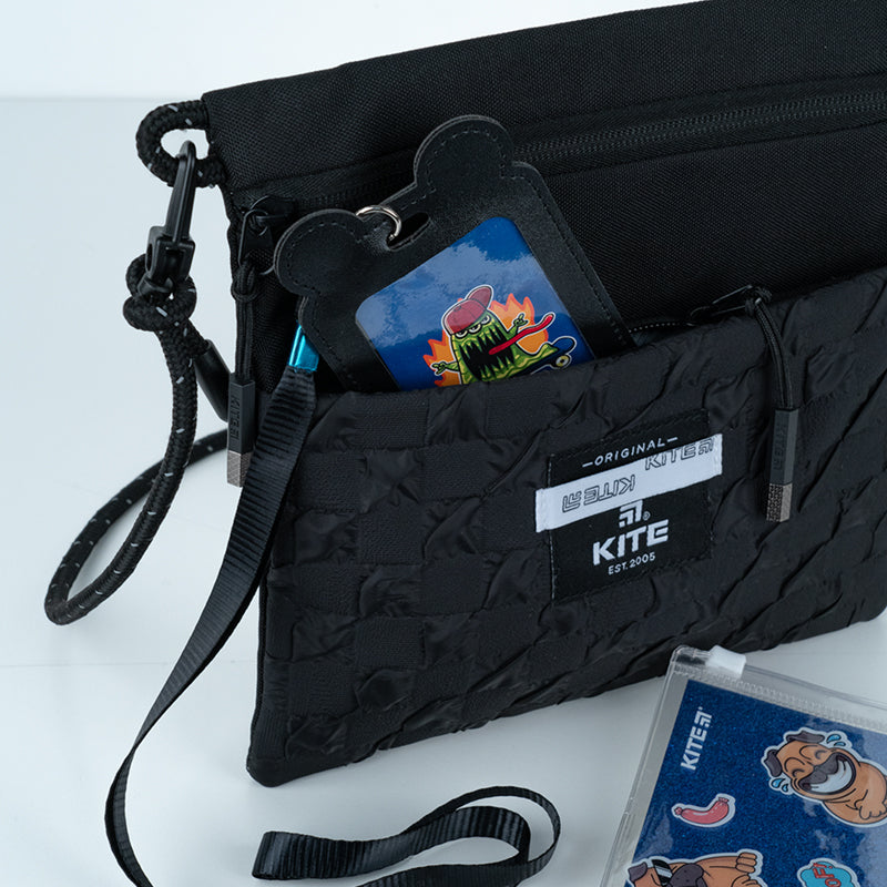 Бейдж вертикальний Kite K24-296-3, на шнурку, черный