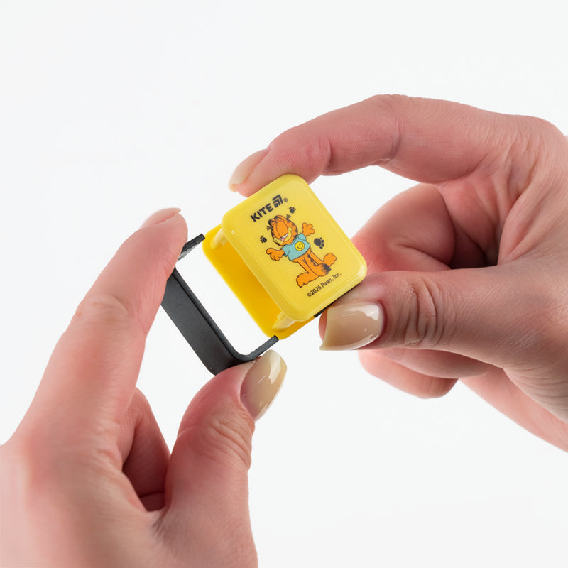 Точилка с контейнером прямоугольная Kite Garfield GF26-116