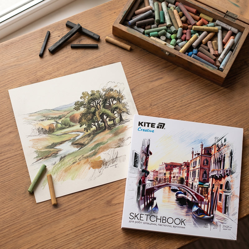 Скетчбук для робіт олівцями Kite Creative K-1279, 21*21 см, 30 аркушів